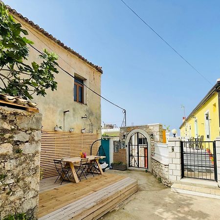 Guesthouse Near The Castle Of Himarë Dış mekan fotoğraf